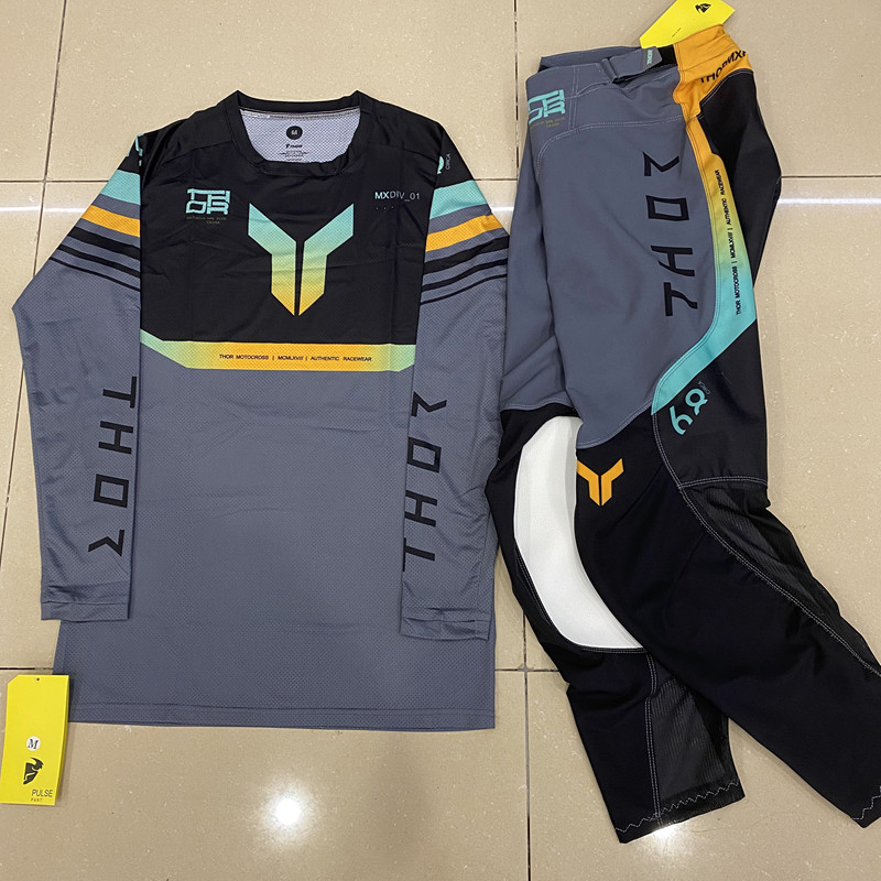2026 Launchmode Futura Black / - đánh giá và giá Motorcycle Gear Kit